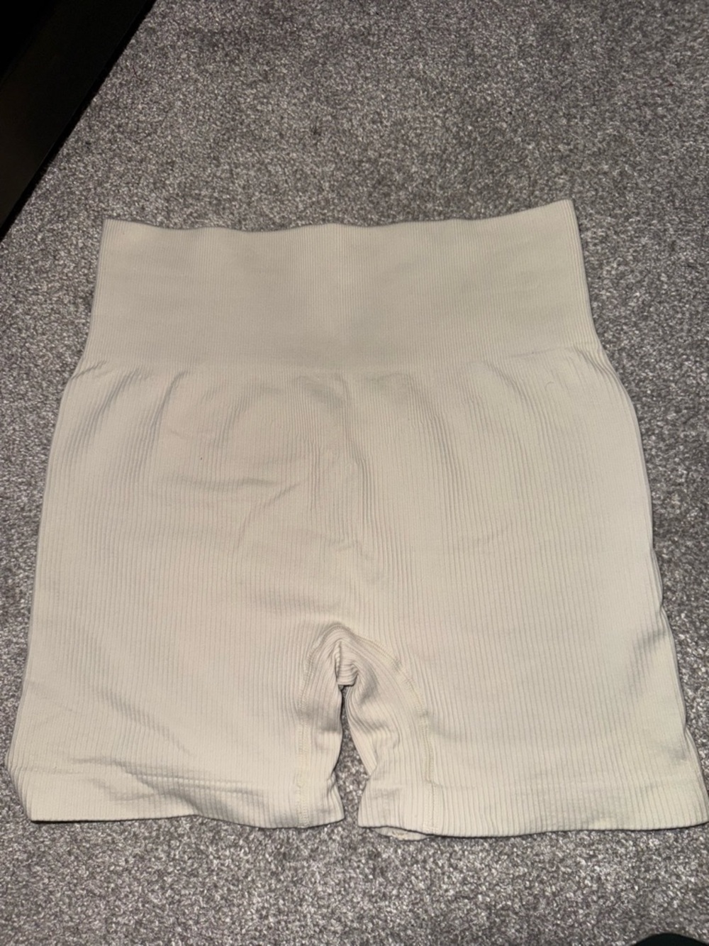 Seamless High-Waist Ribbed Compression Shorts - Cream